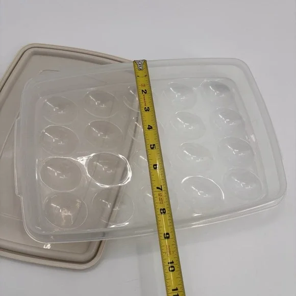 VINTAGE RUBBERMAID SERVIN' SAVER DEVILED EGG CONTAINER W/LID 20 CAPACITY - Picture 3 of 5